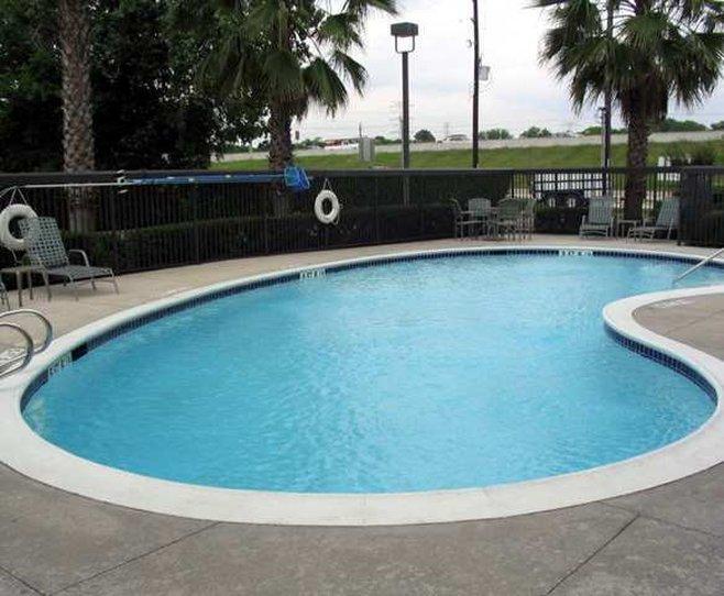 Hotel Hampton Northwest 3*