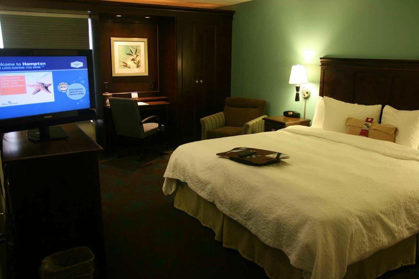 Hampton Northwest Hotel 3*