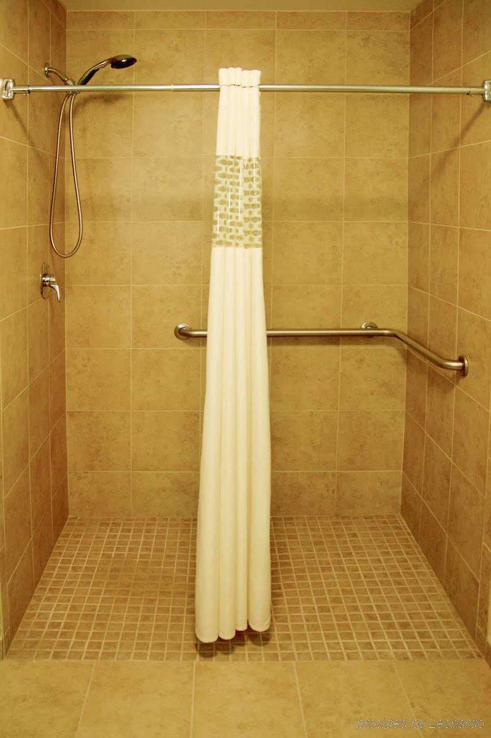 Hotel Western Cy-fair 3*